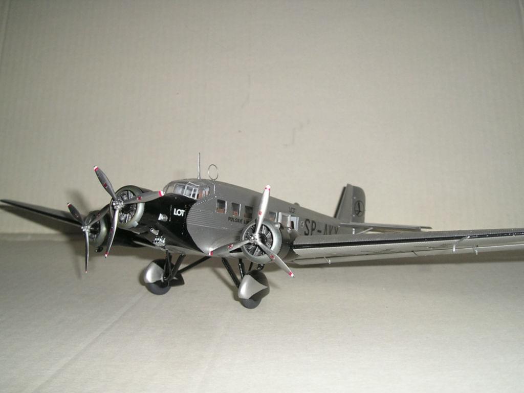 Junkers Ju-52 PLL "LOT" - Italeri 1/72 95fee249fbe905ff