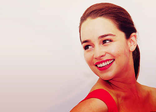 Emilia Sparks Emilia-emilia-clarke-24848294-500-359