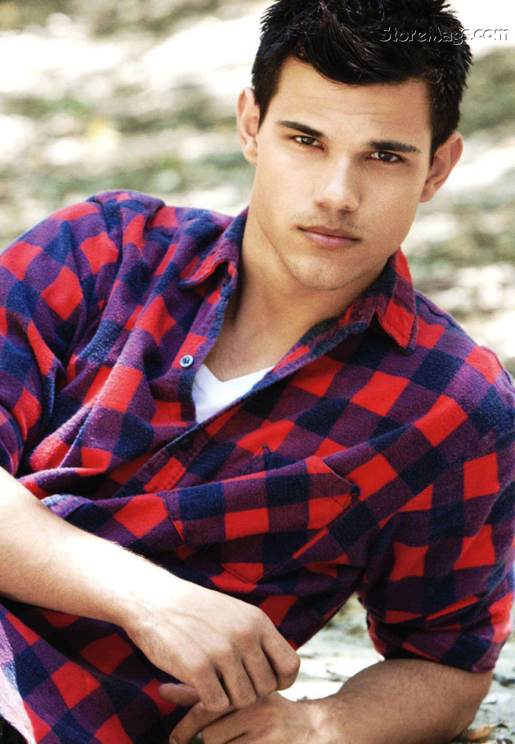 Jacob   ,!!! Taylor-Lautner-on-the-cover-of-Seventeen-Magazine-october-2011-taylor-lautner-25039474-1048-1512