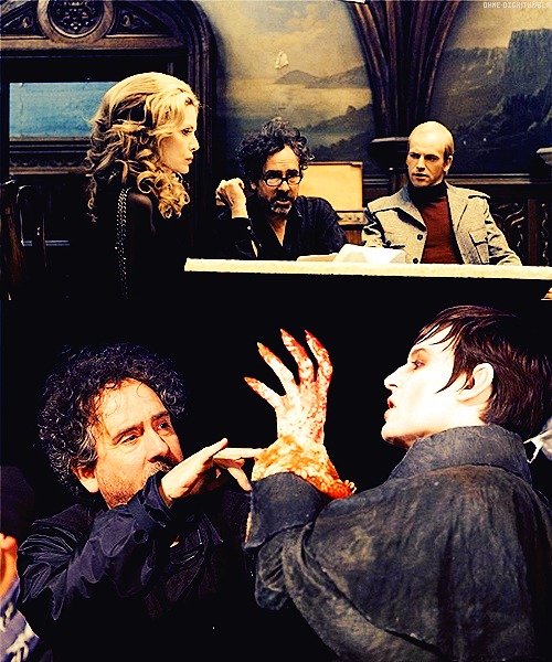 Vampiros, Burton & Depp - Página 2 On-the-set-of-Dark-Shadows-johnny-depp-25630841-500-600