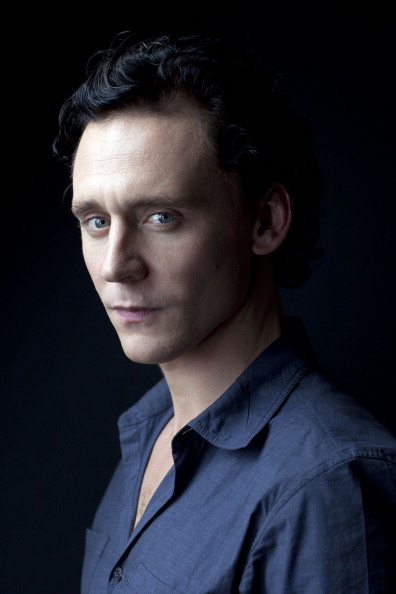 ¿Cómo te imaginas a los personajes de TLK humanos y por qué? Tom-Hiddleston-tom-hiddleston-25849341-396-594