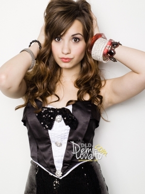 Sydneys Closet Demi-Lovato-Photoshoots-demi-lovato-25985691-299-400