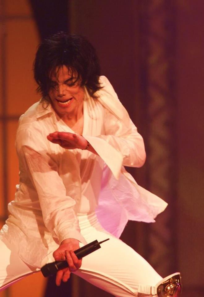 Foto do dia - Página 9 Mikeyyy-michael-jackson-26323861-660-960