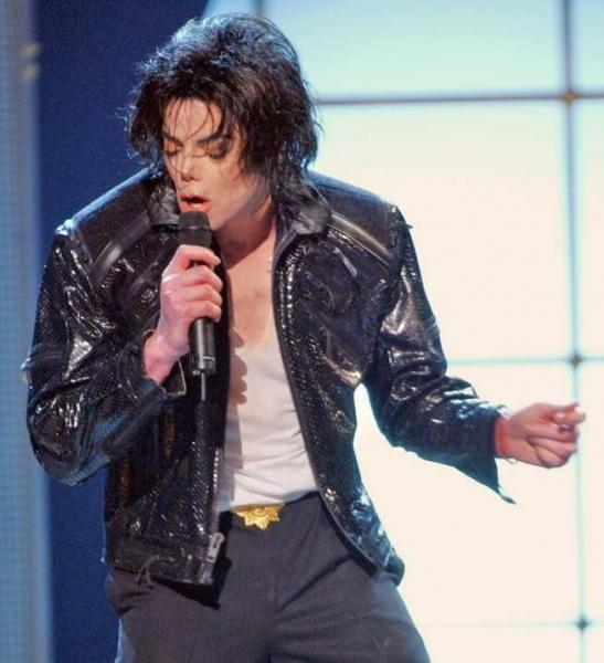 Michael Jackson Era Invincible Mikeyyy-michael-jackson-26323867-547-600