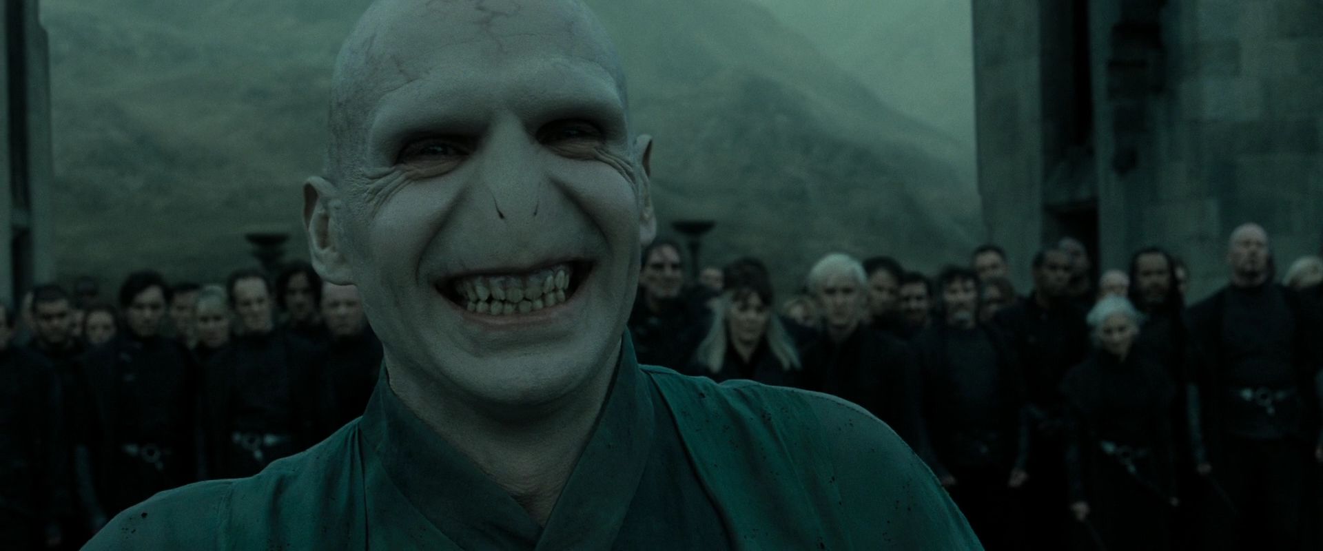 [JEU] Retrouve le visage - Page 2 HP-DH-part-2-lord-voldemort-26625098-1920-800