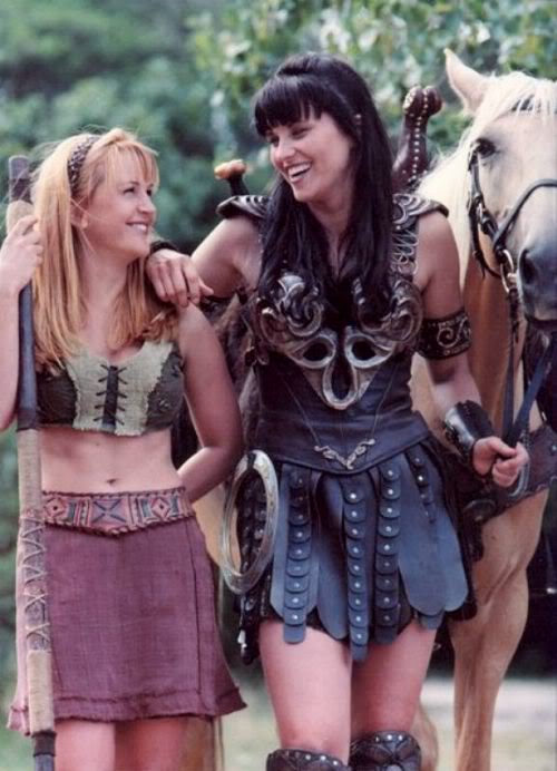 Le sourire le plus craquant - Page 4 Xena-Gabrielle-xena-and-gabrielle-26806007-500-692