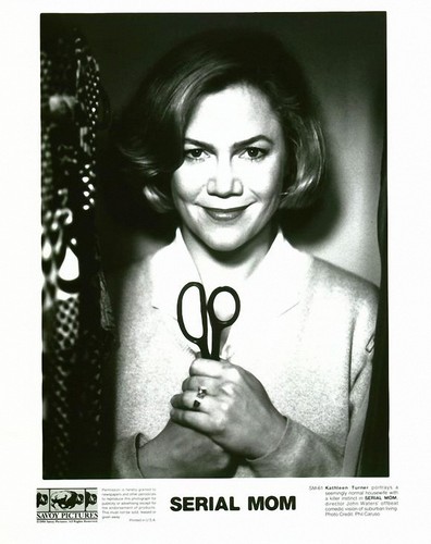 Cosas que te joden (manías de cada uno, para qué engañarnos) - Página 10 Serial-Mom-kathleen-turner-29296850-396-500