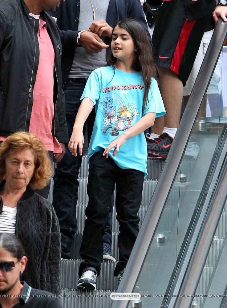 [NUOVE FOTO] Prince, Paris e Blanket Jackson  - Pagina 24 New-blanket-jackson-30224625-737-1000