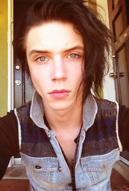 Alban Biersack -3-3-3-3Andy-3-3-3-3-andy-biersack-30328088-435-640