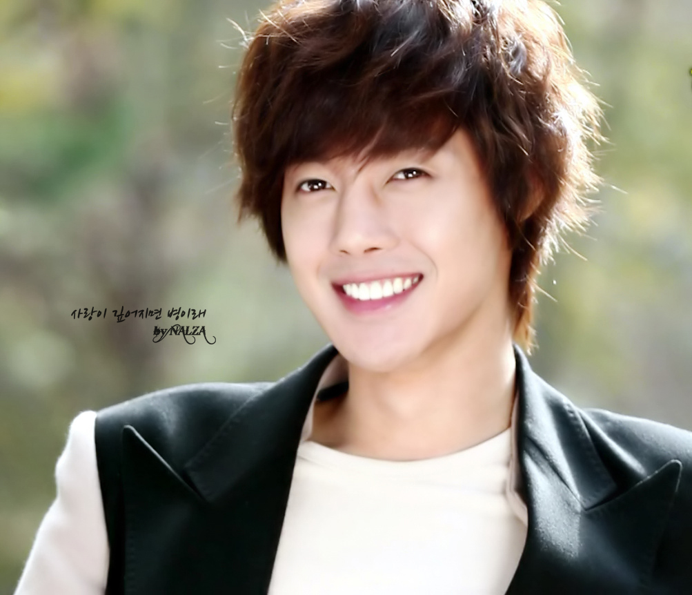 المغنيين قبل وبعد ............ Kim-hyun-joong-is-handsome-kim-hyun-joong-30794366-1003-862