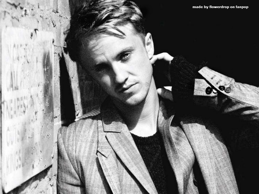 Demande de kit, de signatures ou d'avatars Tom-Felton-Wallpaper-tom-felton-31399441-1024-768