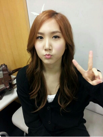 هونغ يو كيونغ تسحب عضويتها من فرقة إيه بينك 120527-A-PINK-Yookyung-s-Selca-Update-a-pink-EC-97-90-EC-9D-B4-ED-95-91-ED-81-AC-31625470-360-481