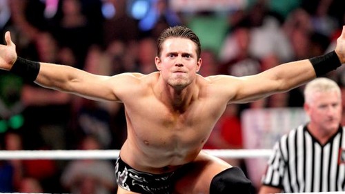 Resultados NXT 13/07/2014 Christian-vs-The-Miz-Bret-Hart-as-ring-announcer-wwe-31608852-500-281