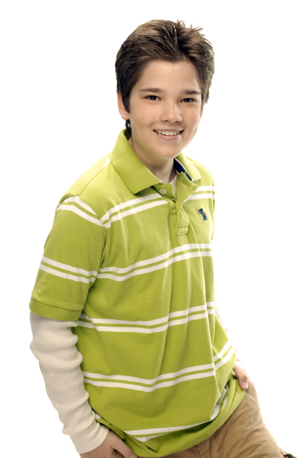 اجمل صورnathan kress Nathan-nathan-kress-31608674-622-929