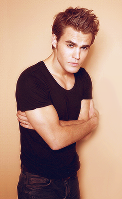 Моят скромен гардероб Paul-Wesley-paul-wesley-31866086-245-400