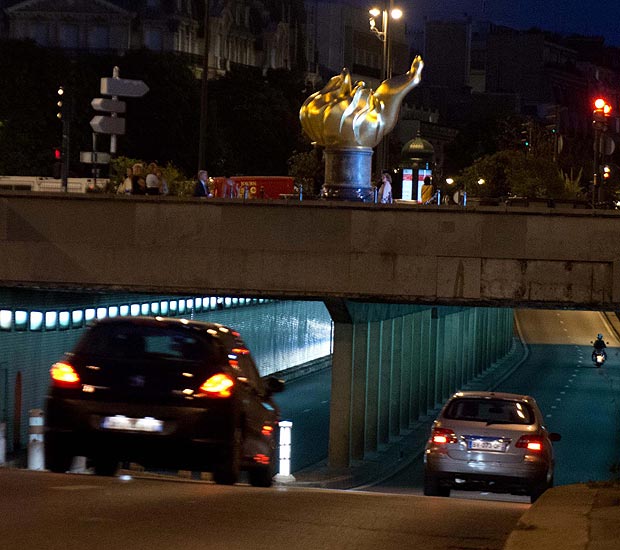 FRANCE NOW - Page 2 -Pont-de-l-Alma-tunnel-where-Diana-died-in-a-car-crash-in-1997-princess-diana-32025166-620-550
