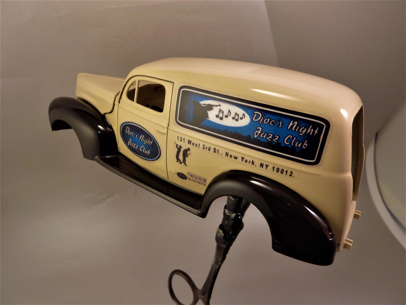  Ford 40 Panel van "Djoe's Night Jazz Club" terminée Photo-vi