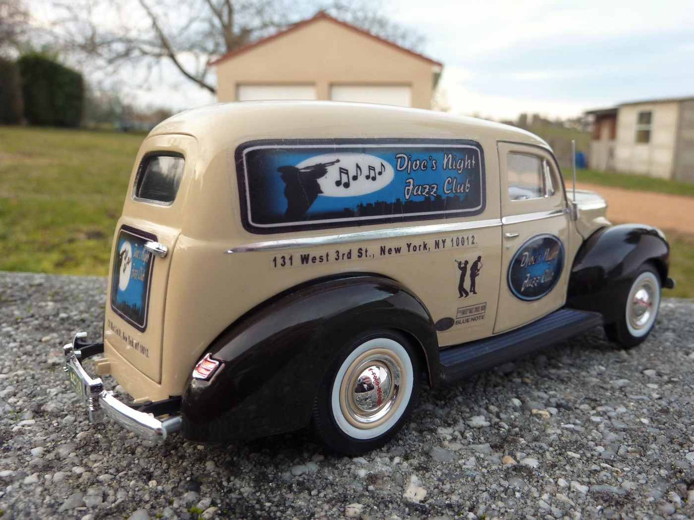  Ford 40 Panel van "Djoe's Night Jazz Club" terminée Photo34-vi