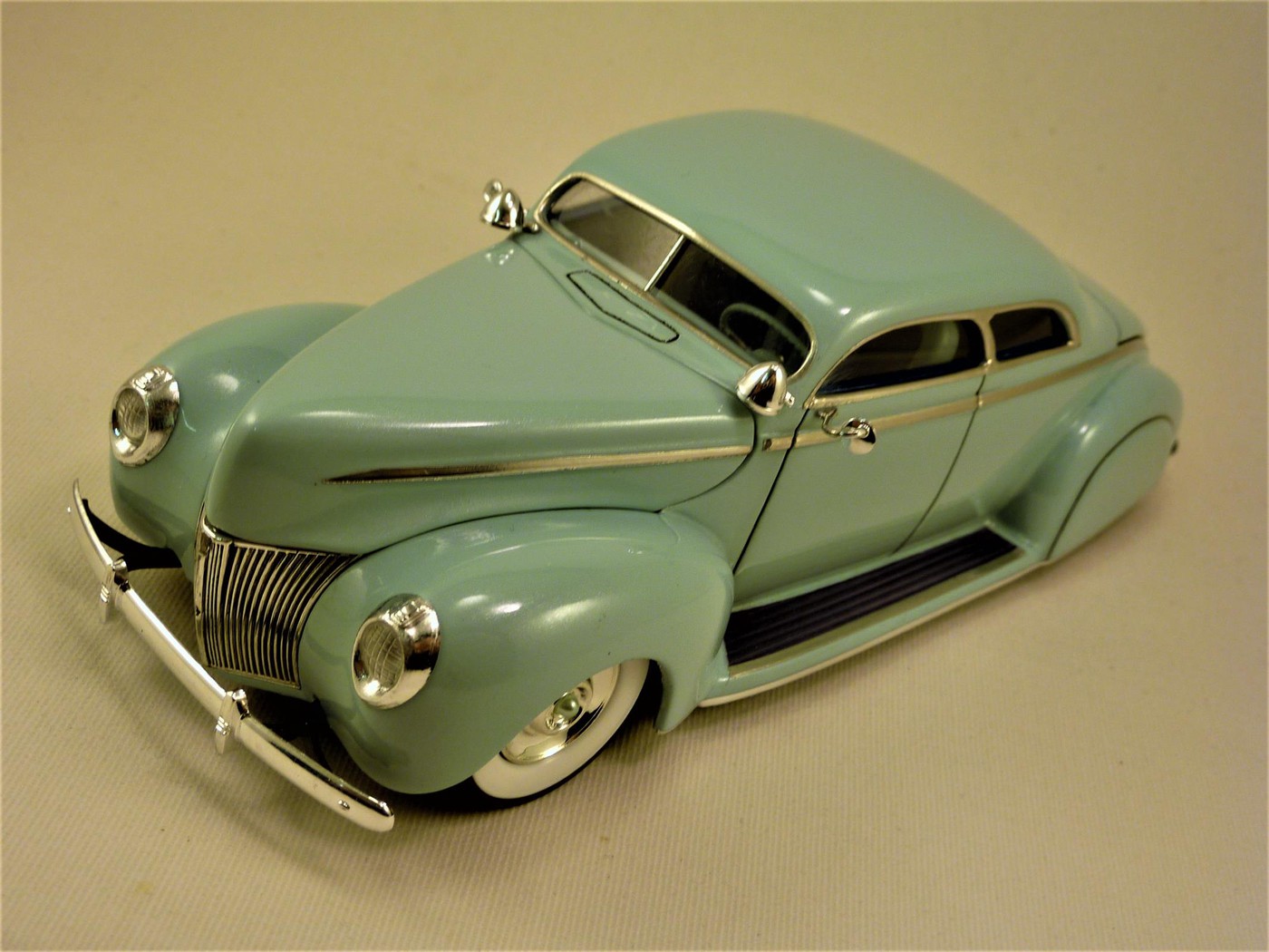  Ford 40 custom (mixe flinstone et Revell) terminée - Page 2 Photo44-vi