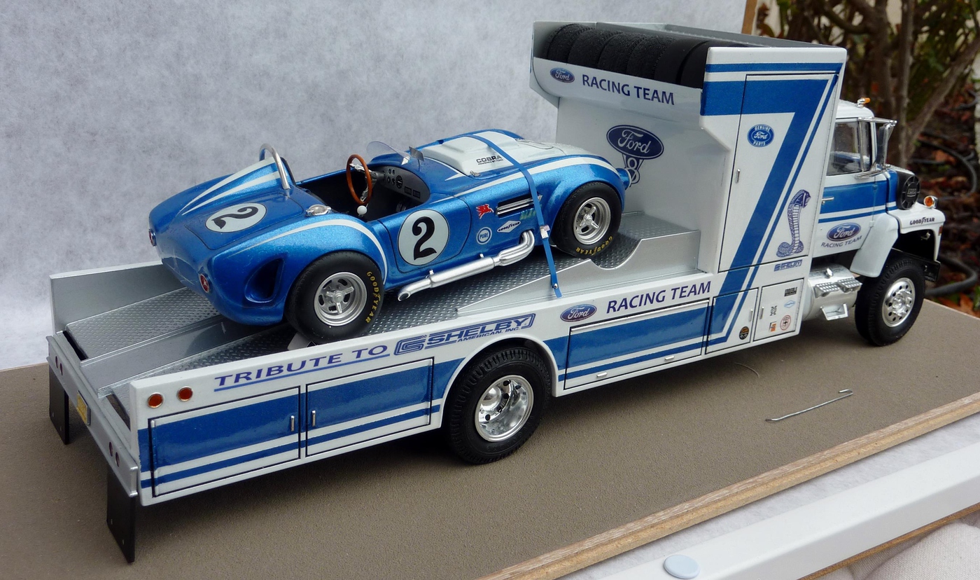  Ford Louisville racing car hauler " tribute to Caroll Shelby " Terminé  - Page 3 Photo-vi