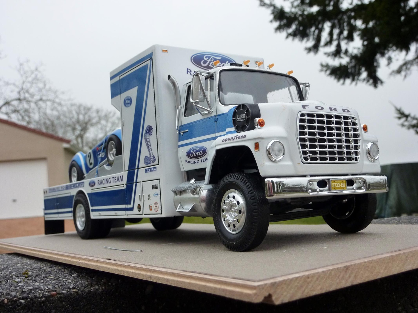  Ford Louisville racing car hauler " tribute to Caroll Shelby " Terminé  - Page 3 Photo-vi