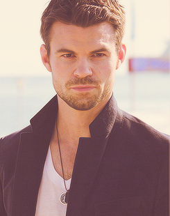 • devine qui c'est ? Daniel-Fan-Art-daniel-gillies-32699539-245-310