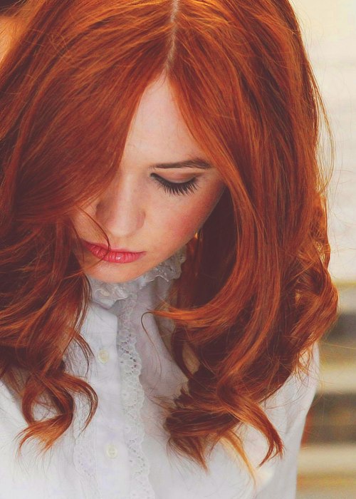 Veja uma ficha de personagem Kazza-karen-gillan-32633340-500-700