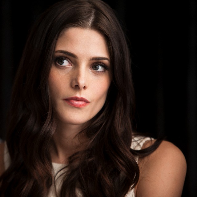 ჰოლივუდელი ლამაზმანები  Comic-Con-Portraits-New-Old-ashley-greene-32906197-640-640