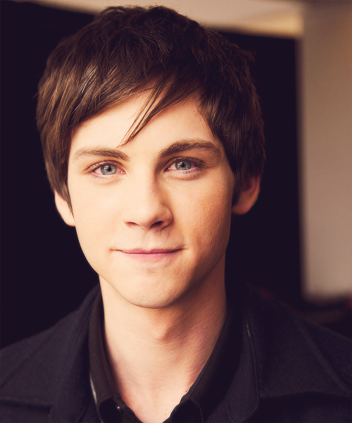 Canas Ephraim Jackson(noch nicht fertig) Logan-L-logan-lerman-33091785-500-600