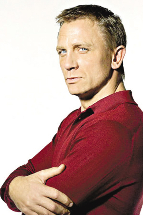 Asile des trop folles fans de CSI ... - Page 34 Daniel-Craig-daniel-craig-33189137-500-749