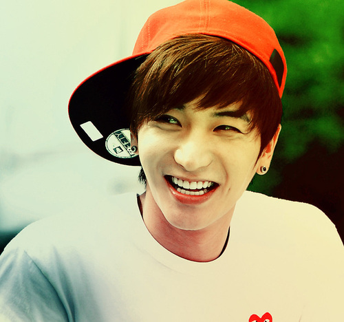 ✪ S.U.P.E.R. J.U.N.I.O.R ✪ Leeteuk-super-junior-33134721-500-468