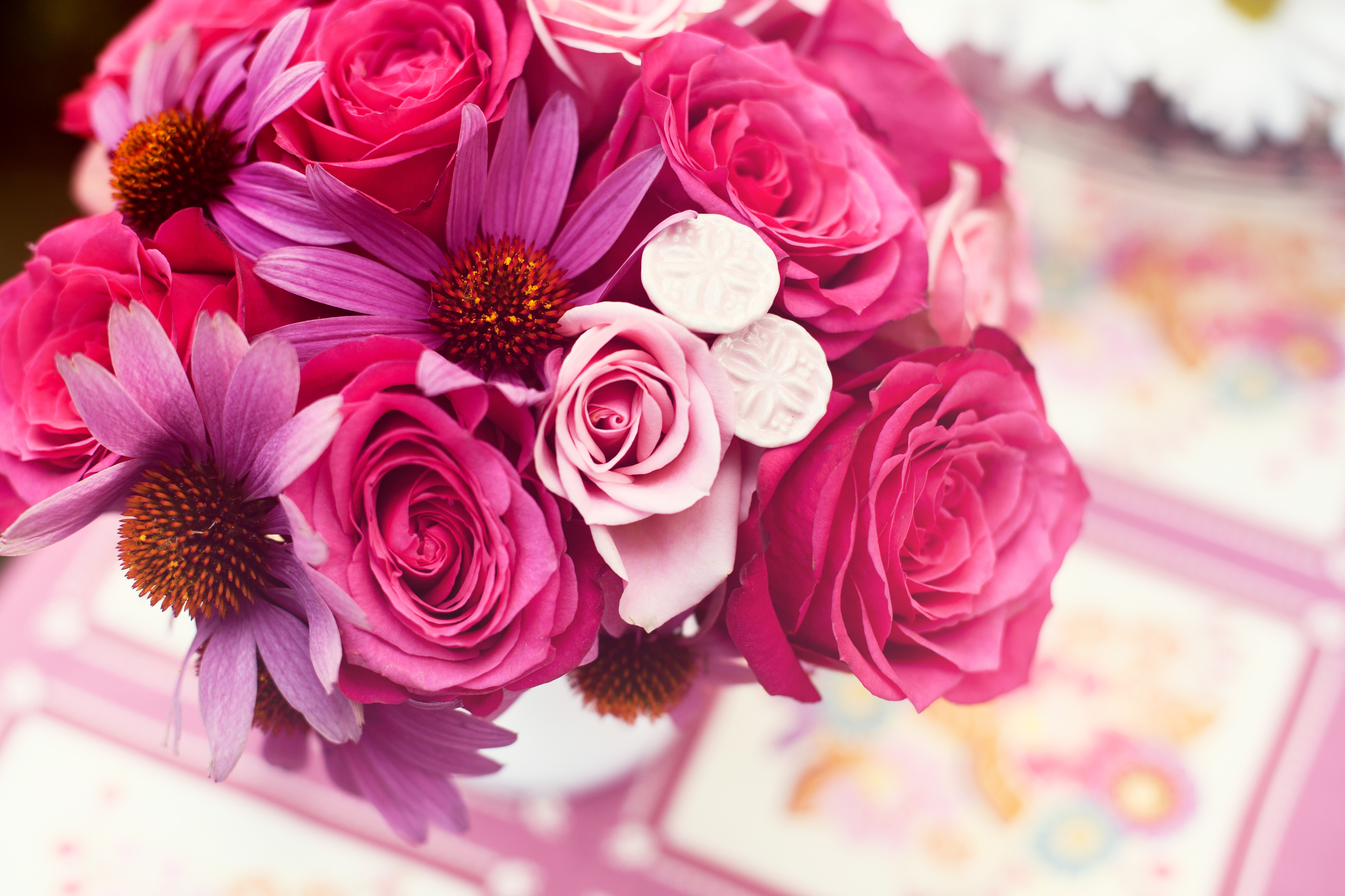1000 பதிவுகள் கடந்த  நம்ம முத்துராஜ் அவர்களை  வாழ்த்தலாம் வாங்க  ... Pink-Flowers-flowers-33223281-4368-2912