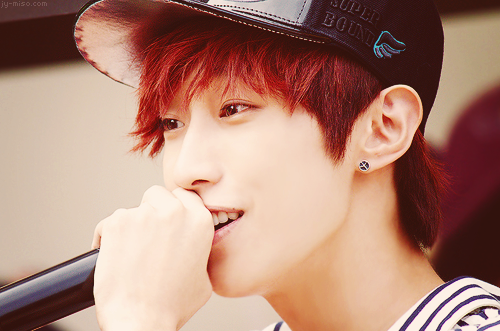 BANA (B1A4) Jinyoung-b1a4-33358358-500-331