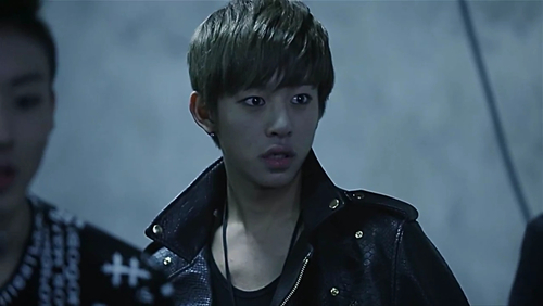 صور+صور متحركة لفرقة B.A.P في اغنية ONE SHOT -Daehyun-One-Shot-MV-kpop-4ever-33608200-500-282