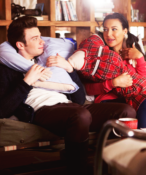 Give me a picture (Juego) Naya/Santana ♥ - Página 2 Kurt-Santana-glee-33974752-500-600