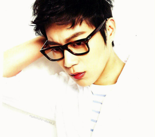  [Biografia]  BEAST/B2AST (BEAST is the B2ST) -Doojoon-yoon-doo-joon-34645960-500-442