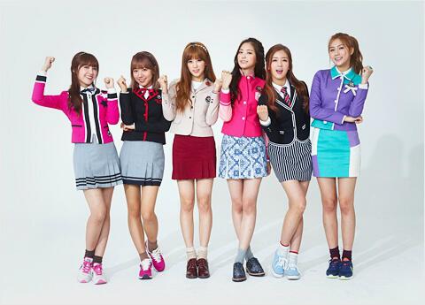 ملابس / زياء الفرقة الكورية a pink APink-skool-looks-2013-korea-girls-group-a-pink-35383672-480-345