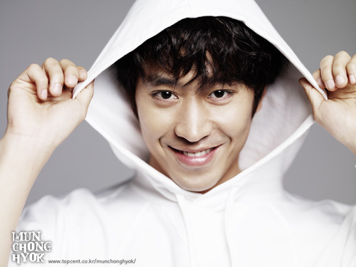 [Biografía] Shinhwa -Mun-Jung-Hyuk-eric-mun-36000149-500-375