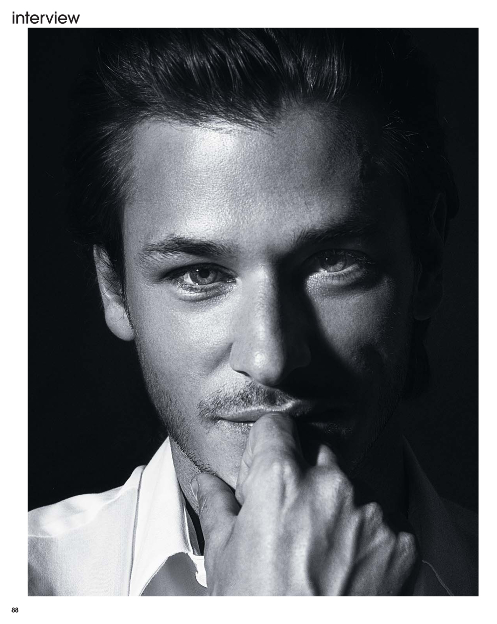 Un héritier aux serres d'acier. -Marie-Claire-France-October-gaspard-ulliel-37726325-1000-1256