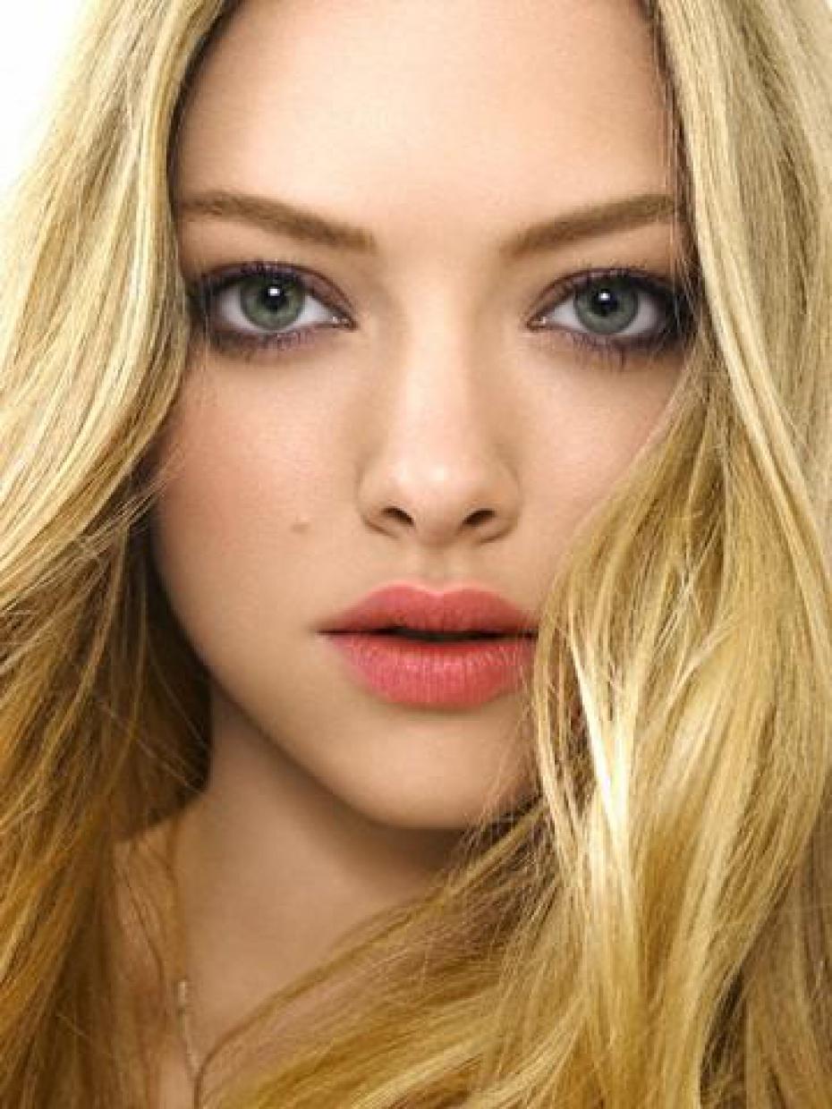 Registrate Amanda-Seyfried-amanda-seyfried-37979131-930-1240