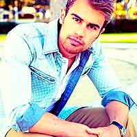 Búsqueda de Astrid Sutherland Theo-James-theo-james-38532853-200-200