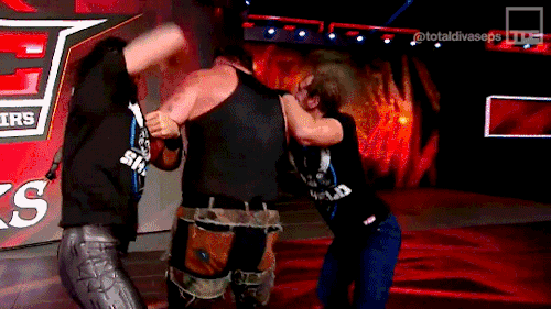 [SummerSlam] Match 9 : Braun Strowman vs Roman Reigns The-Shield-wwe-40971563-500-281