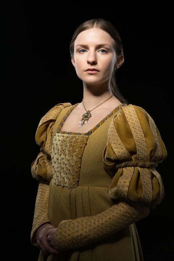 Rod: Lancasterové The-White-Queen-BBC-Stills-Anne-Neville-faye-marsay-40915570-564-845