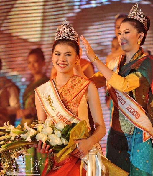 Brunei sẽ tham gia Miss World 2013 30-11VHXHHHL04407