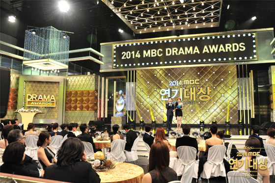 [PIC][30-12-2014]Hình ảnh mới nhất từ MC SooYoung tại "2014 MBC Drama Awards" + Nhận giải "Female Excellence Award – Mini Series" 2014mbc_photo141231021117entertain0