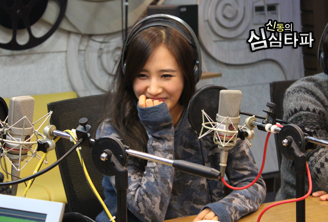 [PIC][29-10-2013]Yuri @ MBC Radio Shim Shim Ta Pa  Simsim79131030152720sstp0