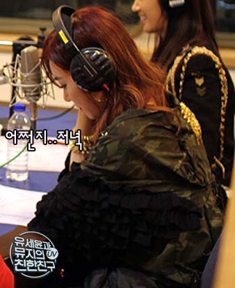 [ PICS]  TaeYeon, Tiffany, HyoYeon, Yuri en la radio FM4U  Uvbf00130117000511bestfriend11