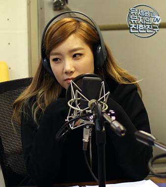 [PIC][16-01-2013]TaeYeon, Tiffany, HyoYeon, YuRi @ MBC FM4U "Yoo Seyoon & Muzie's ChinChin" Uvbf00130117000511bestfriend14