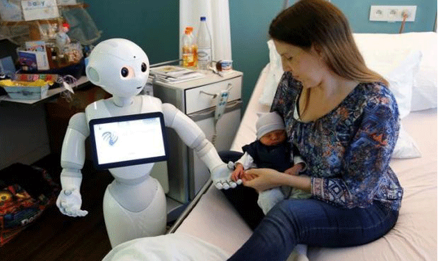 روبوتات تتدرب على إدارة أقسام التوليد بالمستشفيات Robot