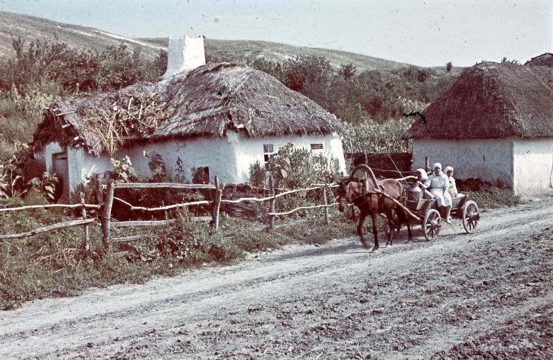 Fotos de un corresponsal de guerra húngaro en 1942 0_b6126_6bcff217_orig